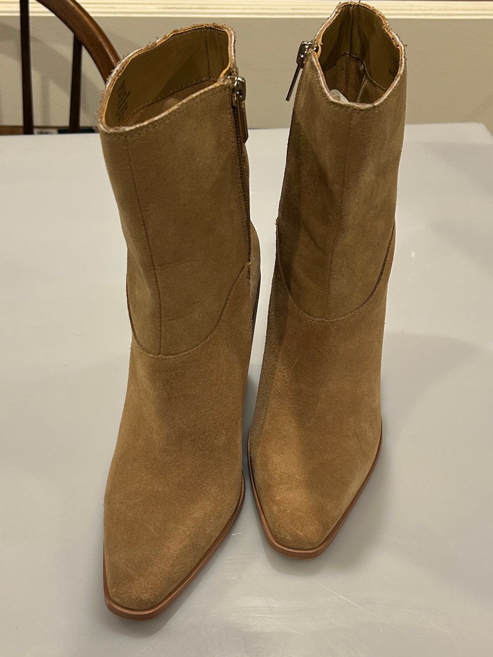 Vince Camuto Alolison Tan Suede Block Heel Bootie 7M